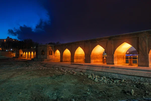 Gece görüş İsfahan chubi Köprüsü — Stok fotoğraf