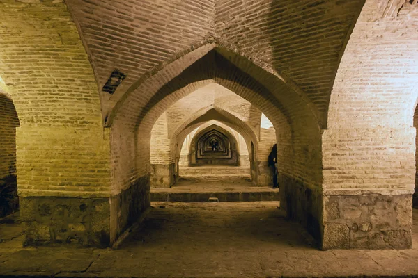 View under Si-o-se bridge in Esfahan — Stock Photo, Image