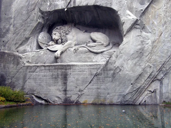Lucerna: monumento al leone morente — Foto Stock