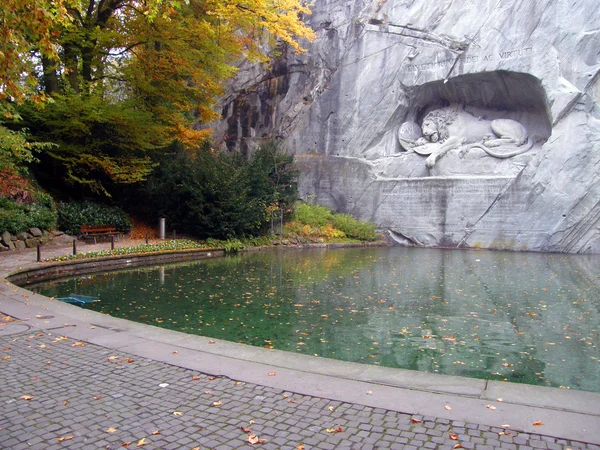 Lucerne : monument au lion mourant — Photo