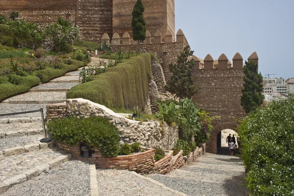 Murs d'une ancienne forteresse Alcazaba — Photo