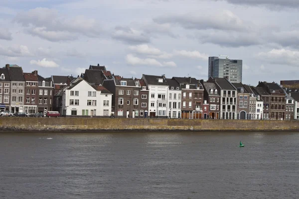Bancos de rio em Maastricht — Fotografia de Stock
