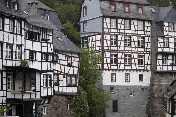 Történelmi házak monschau — Stock Fotó