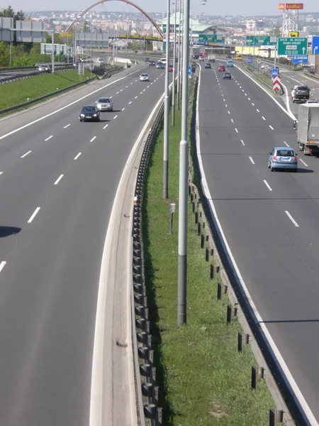 Traffico su un'autostrada a Praga — Foto Stock