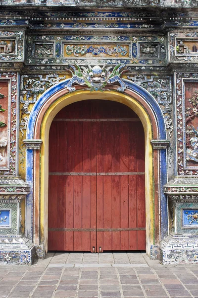 Puerta a una ciudadela en Hue — Foto de Stock