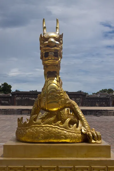 Statua in una cittadella a Hue — Foto Stock