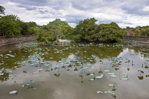 Wassergraben an einer Zitadelle in Vietnam — Stockfoto