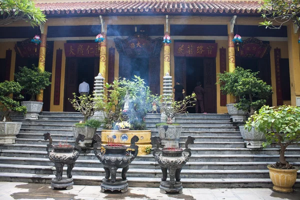 Один из буддийских храмов в Ханое — стоковое фото