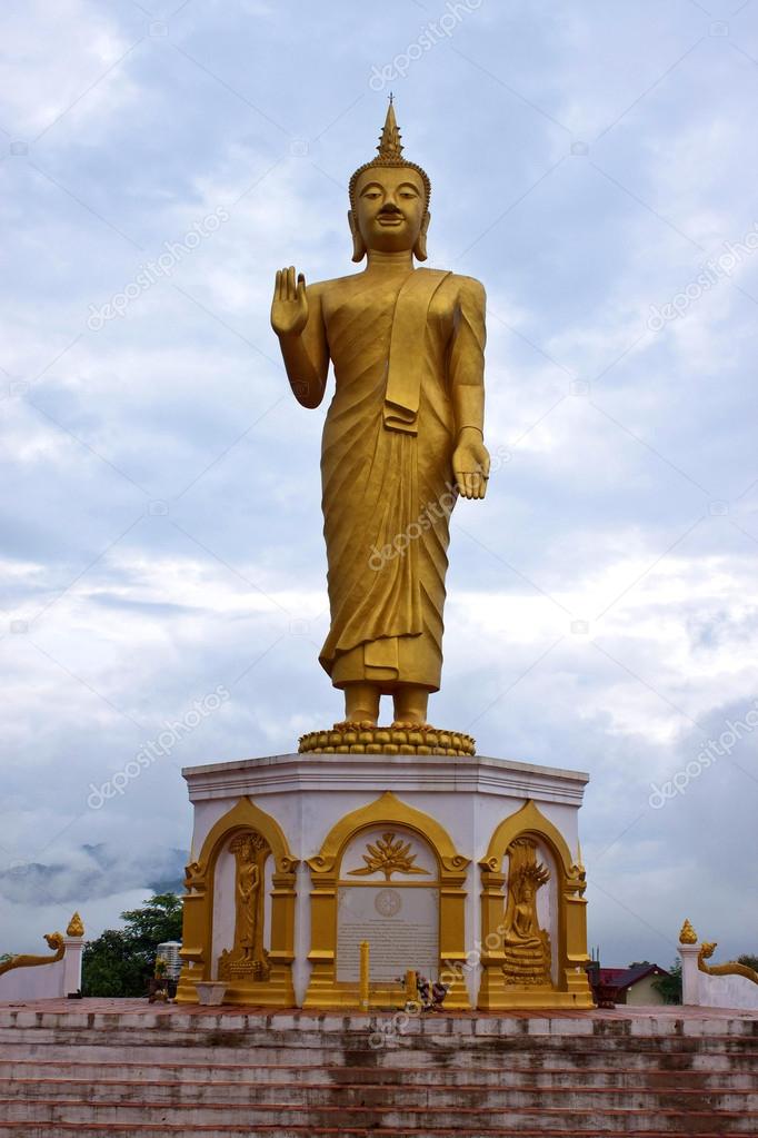 Buddha statue in Muang Xai