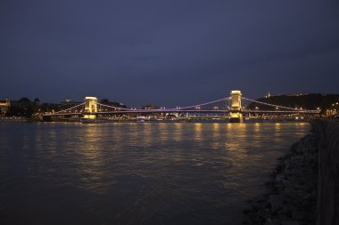 Işıklı szechenyi zincir köprü, budapes