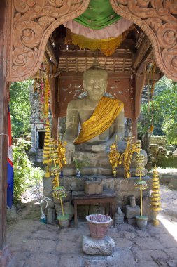 Buda heykeli angkor tapınakları kompleksi