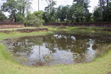 Antik angkor Tapınağı banteay srei kalıntıları
