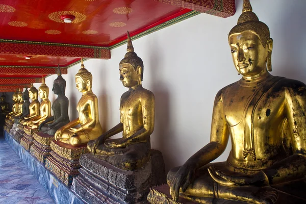 Статуи Будды — стоковое фото