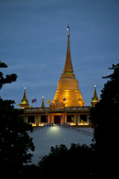 Goldene Halterung und wat saket — Stockfoto