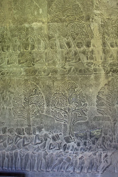 Esculturas antigas em paredes de Angkor Wat — Fotografia de Stock