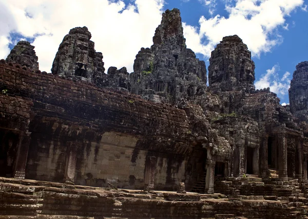 Ruínas do antigo templo Angkor Bayon — Fotografia de Stock