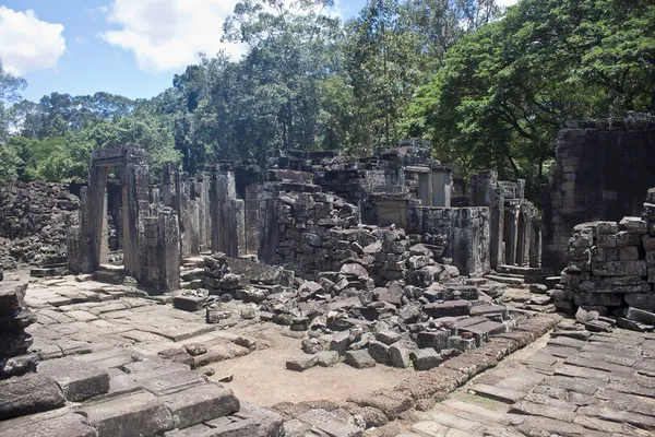 Ruínas do antigo templo Angkor Bayon — Fotografia de Stock