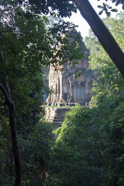 Ruínas do antigo templo Angkor — Fotografia de Stock