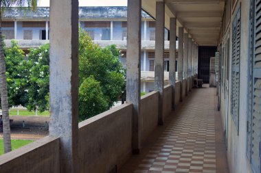 Koridorda tuol sleng