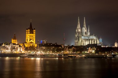 ile Köln'deki ünlü katedral manzarası