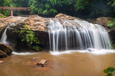 chiang mai yakınındaki şelale