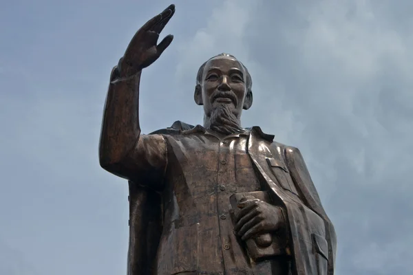 Ho Chi Minh statue in Can Tho — Stock Photo, Image