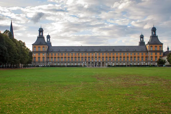Bonn Üniversitesi'nin ana bina