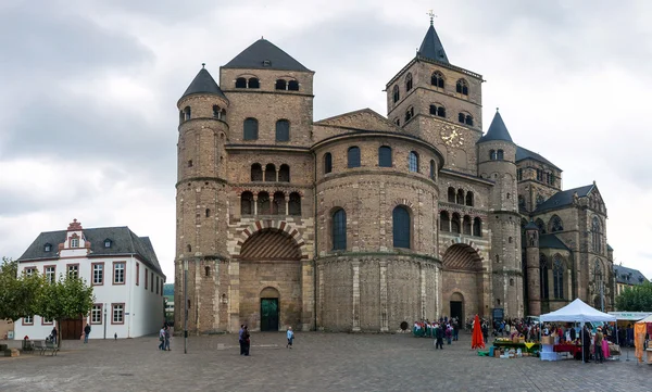 Katedralen saint Peter i trier — Stockfoto