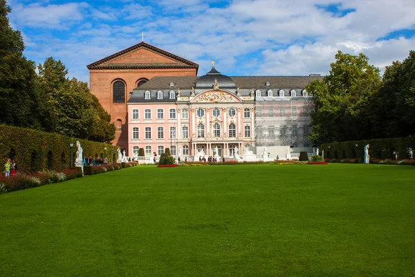 Princ voličů palác a římské BASILICE — Stock fotografie