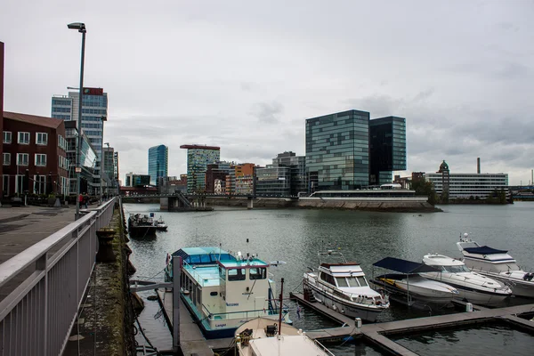 Blick auf den Hafen in Düsseldorf — Stockfoto