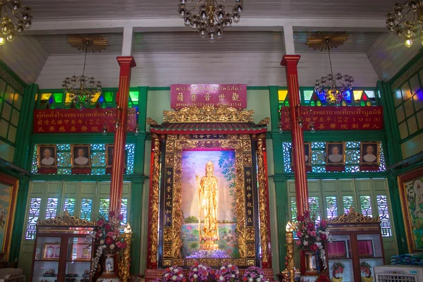 Intérieur d'un temple chinois à Chinatown — Photo