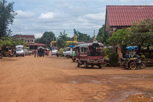 Bushaltestelle in Pakse — Stockfoto