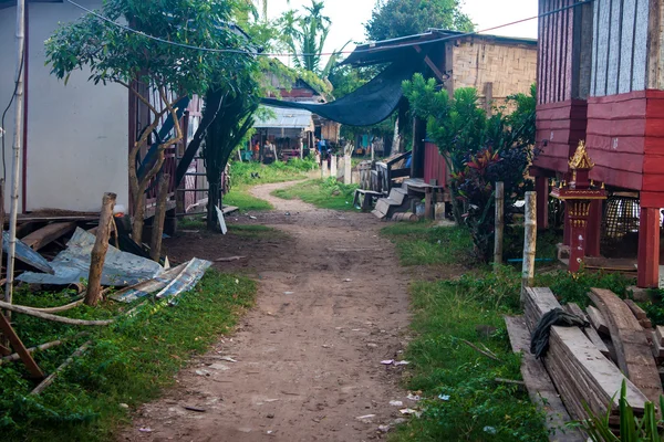 Pueblo en la isla de Don Det — Foto de Stock