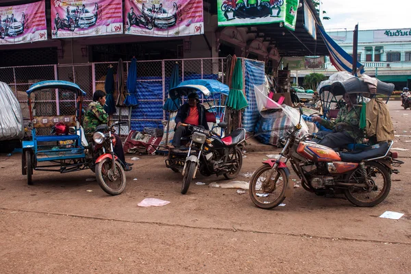 Tuk tuk conducenti — Foto Stock