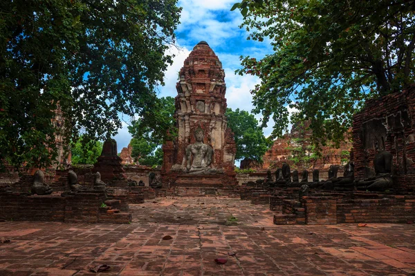 Wat Mahathat templo em Ayutthaya — Fotografia de Stock