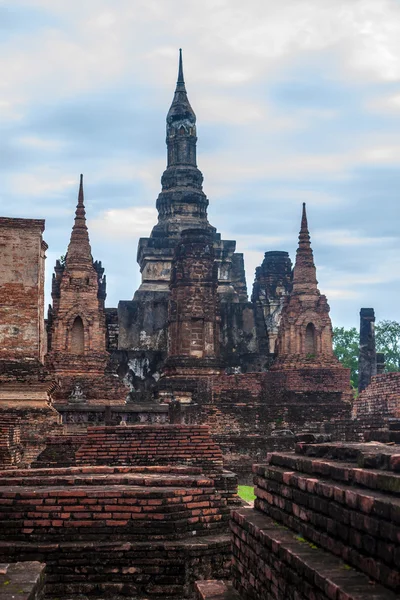 Wat Mahathat ruina del templo —  Fotos de Stock