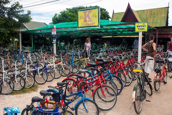 Bicycle rental in Sukhotai Historical Park — Stock Photo, Image