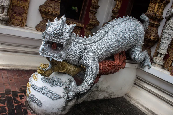 Sculpture au temple Wat Bupharam — Photo