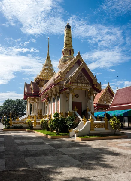 Templo de Wat Neua en Kanchanaburi — Foto de Stock