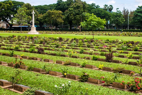 Kriegsfriedhof von Kanchanaburi — Stockfoto