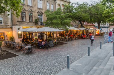 LJUBLJANA, SLOVENIA - 13 Mayıs 2019: Ljubljana, Slovenya 'da açık hava restoranları