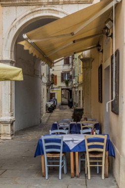 Slovenya 'nın Piran kentinde bir sokak