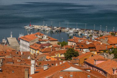Slovenya Koper marinasının havadan görüntüsü