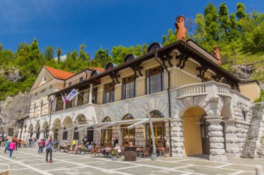 POSTOJNA, SLOVENIA - 17 Mayıs 2019: Postojna mağarası, Slovenya