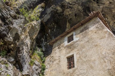 Slovenya 'daki Predjama Kalesi Duvarı