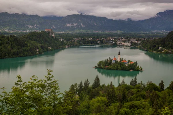 Luftaufnahme Des Bleder Sees Mit Der Wallfahrtskirche Mariä Himmelfahrt Slowenien — Stockfoto