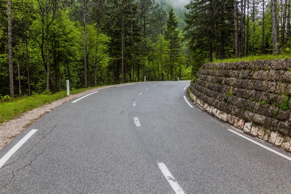 Carretera Valle Del Río Soca Cerca Del Pueblo Bovec Eslovenia —  Fotos de Stock