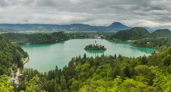 Повітряний Вид Озеро Блад Паломницькою Церквою Успіння Марії Словенія — стокове фото