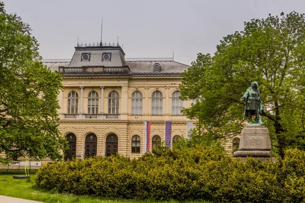 Ljubljana Eslovenia Mayo 2019 Museo Nacional Eslovenia Estatua Valvasor Liubliana — Foto de Stock