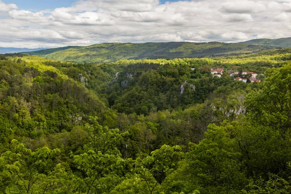 Widok Skalisty Krajobraz Pobliżu Jaskiń Skocjan Słowenia — Zdjęcie stockowe